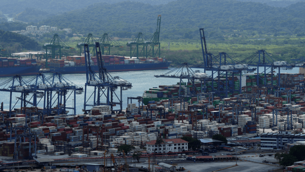 中資企業據報擬加入收購長和港口財團