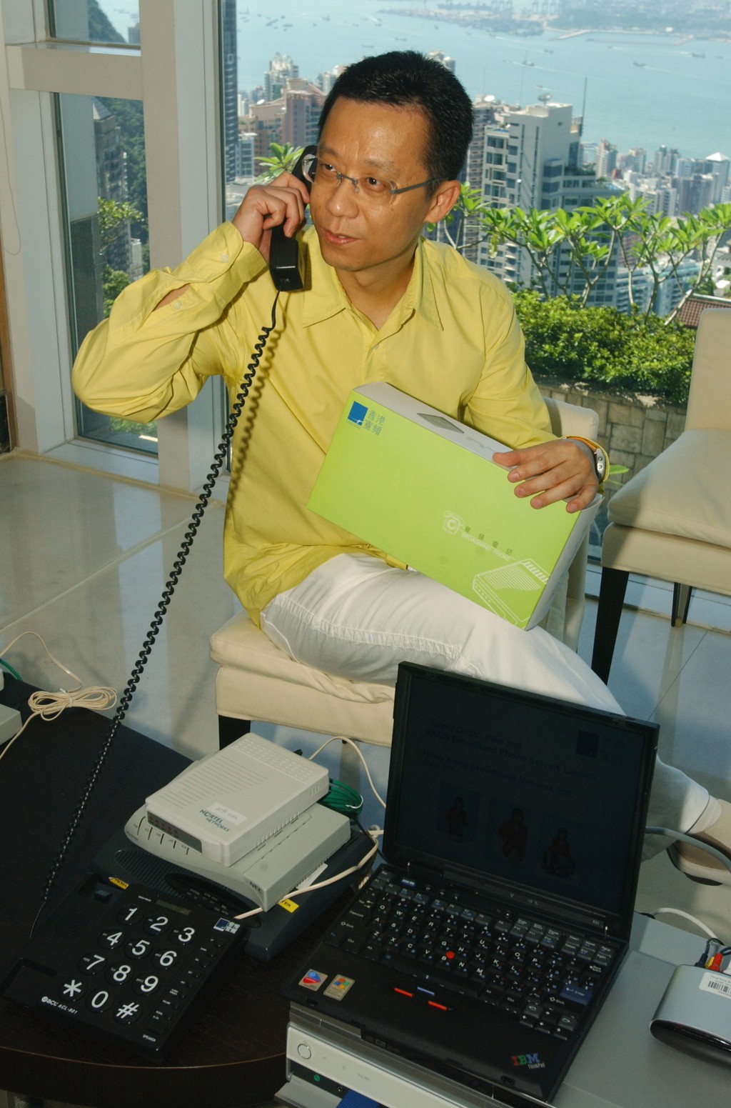 城市电讯旗下的香港宽带，在于1999年成立，在全港铺设光纤网络，挑战电讯盈科（008）龙头地位。