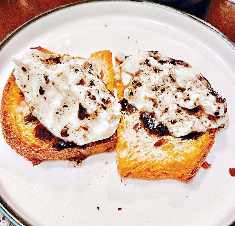 意式烤麵包配芝士及松露蜜糖