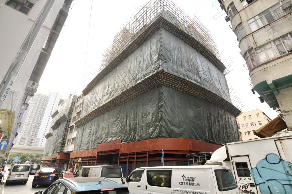 市建局旺角山東街/地士道街發展項目今日截標,市場估值約7.88億至8.69億,每方呎估值約4900至5400元。 市建局旺角山東街/地士道街發展項目今日截標,市場估值約7.88億至8.69億,每方呎估值約4900至5400元。