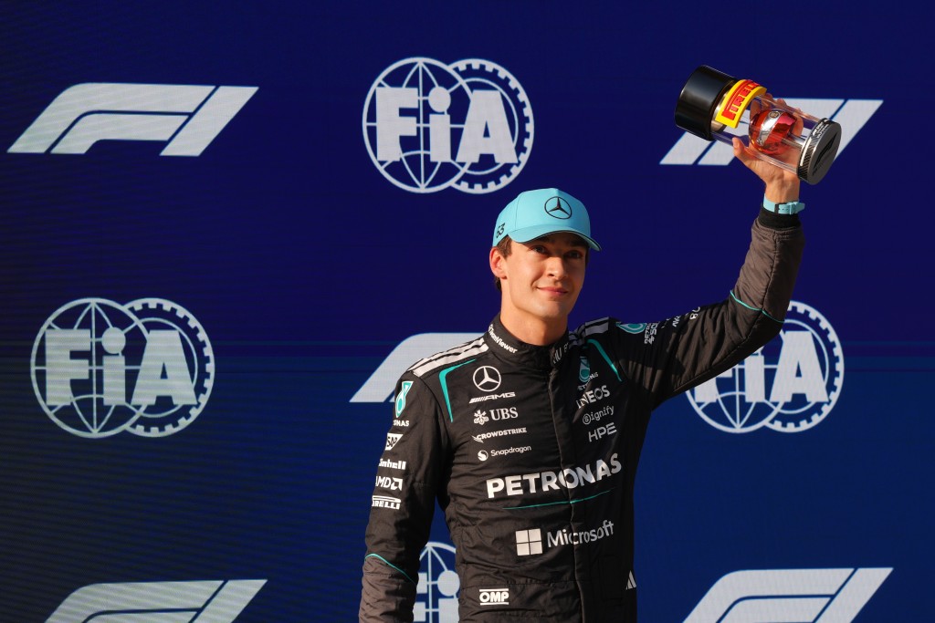 效力於平治車隊的英國車手佐治·羅素，奪得衝刺賽桿位。 中新社