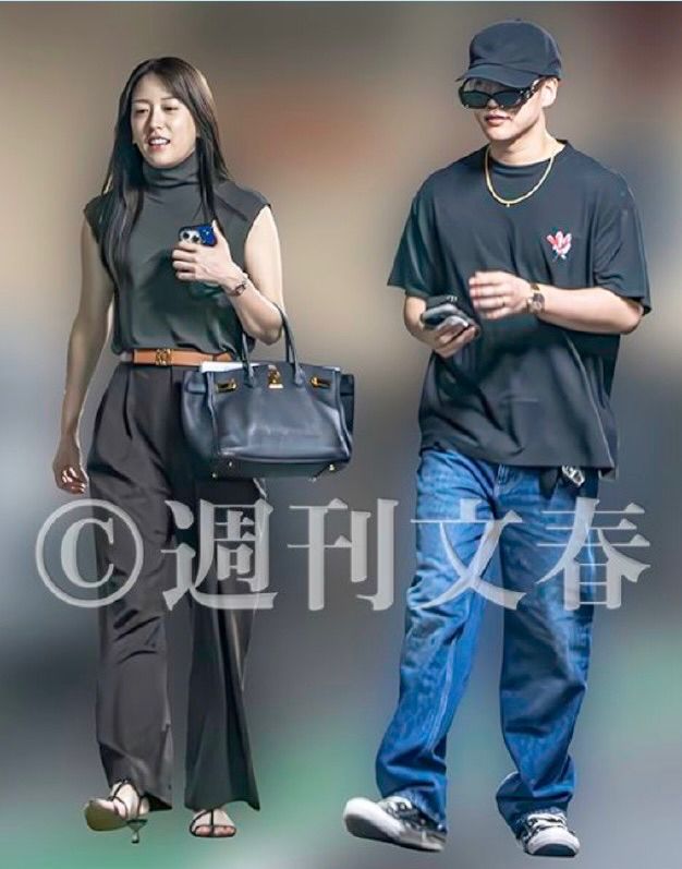 花乃和三山更被雜誌公開情慾短訊。 花乃和三山更被雜誌公開情慾短訊。