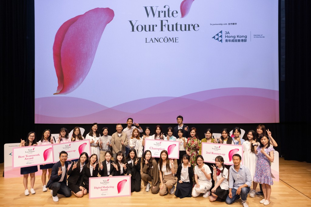香港Write Your Future计划，今年一共有100位来自19间中学的高中女生参与，展开4个月的美丽旅程。