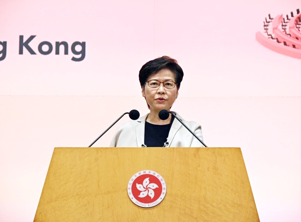 林鄭月娥指,在選舉日將動用3.6萬人。