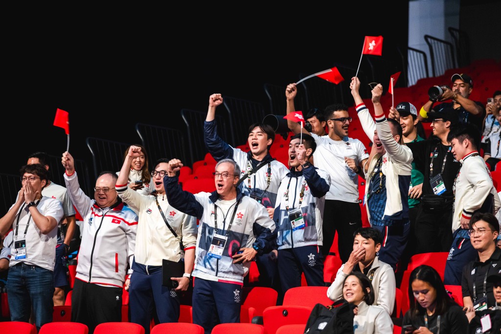 電競運動員陳栢賢在「街頭霸王6」決賽勇奪冠軍。港協暨奧委會圖片 電競運動員陳栢賢在「街頭霸王6」決賽勇奪冠軍。港協暨奧委會圖片