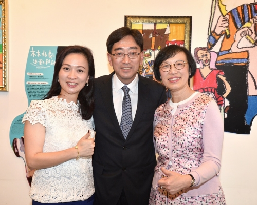 食衞局前政治助理陳凱欣(左);高永文(中)。資料圖片