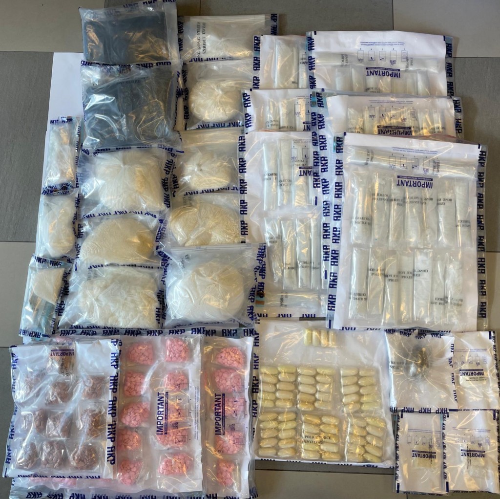 案件中檢獲的毒品共重超過15公斤，價值約1500萬港元。警方提供