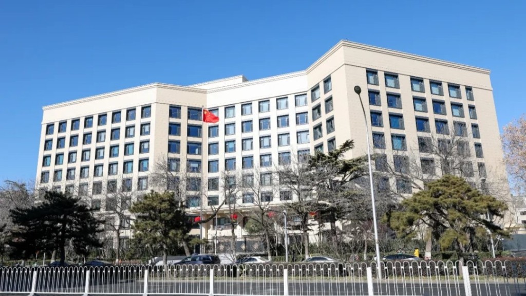 國務院港澳事務辦公室發言人（2月10日）表示，國務院新聞辦發布的《「一國兩制」下香港維護國家安全的實踐》白皮書，對以高水平安全護航「一國兩制」事業高質量發展具重大意義。