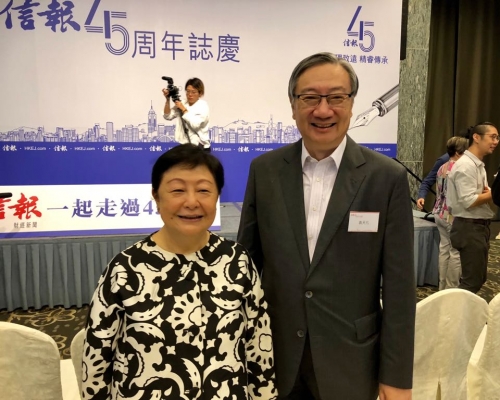 袁天凡與太太李慧敏。