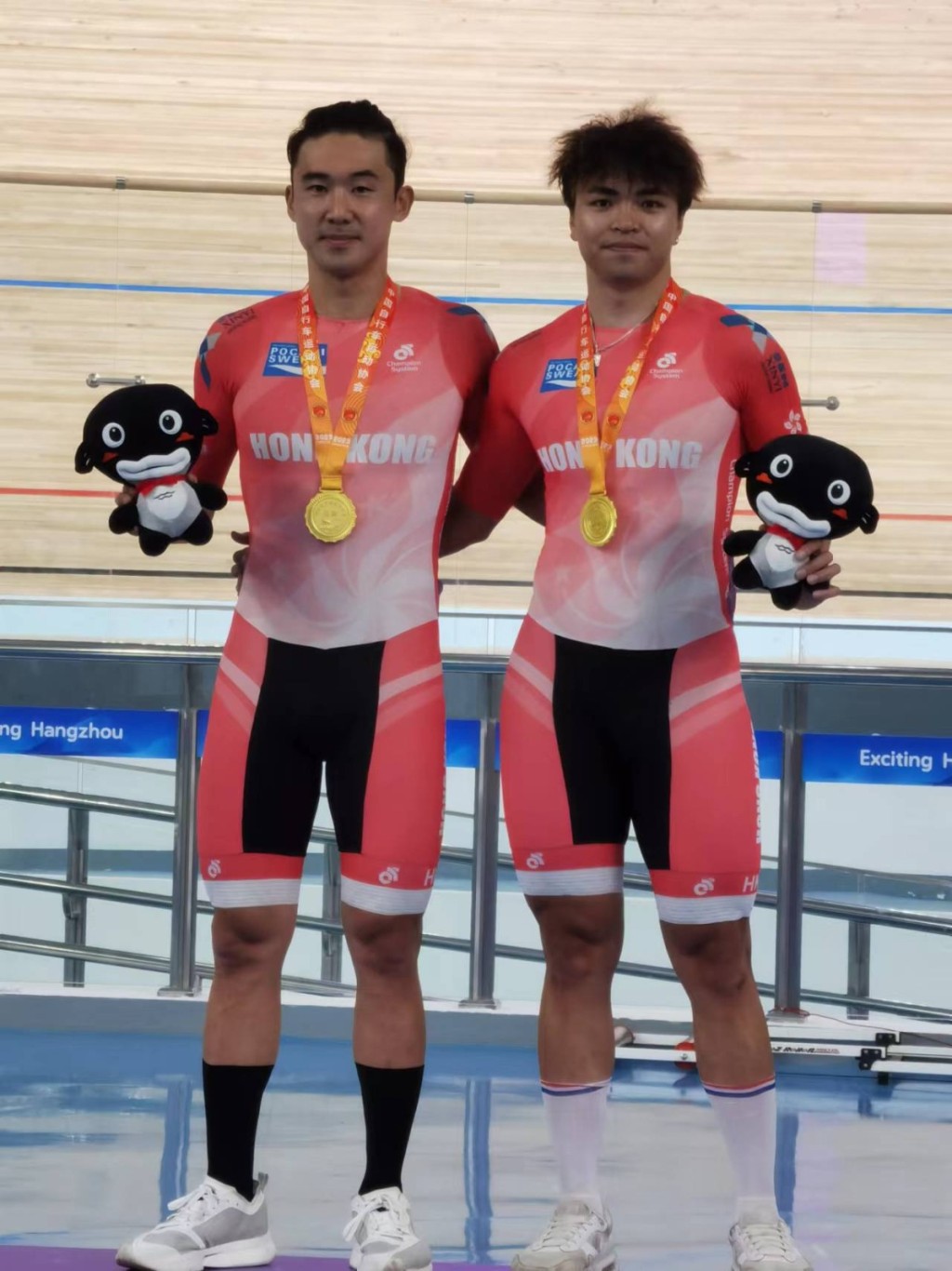 梁峻榮及梁嘉儒於男子麥迪遜賽奪冠。 中國香港單車總會圖片