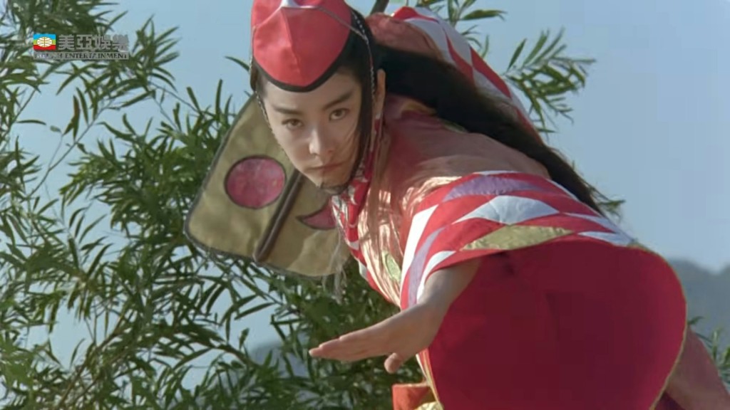 施南生力排眾議,堅決力挺林青霞出演《笑傲江湖II東方不敗》中的靈魂角色。 施南生力排眾議,堅決力挺林青霞出演《笑傲江湖II東方不敗》中的靈魂角色。