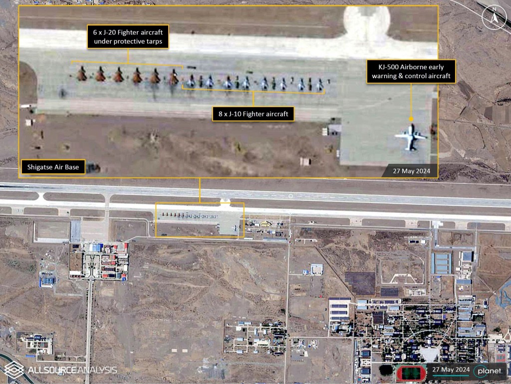 衛星圖顯示，中國在西藏的日喀則機場部署了六架「殲20」和八架「殲10」戰機。