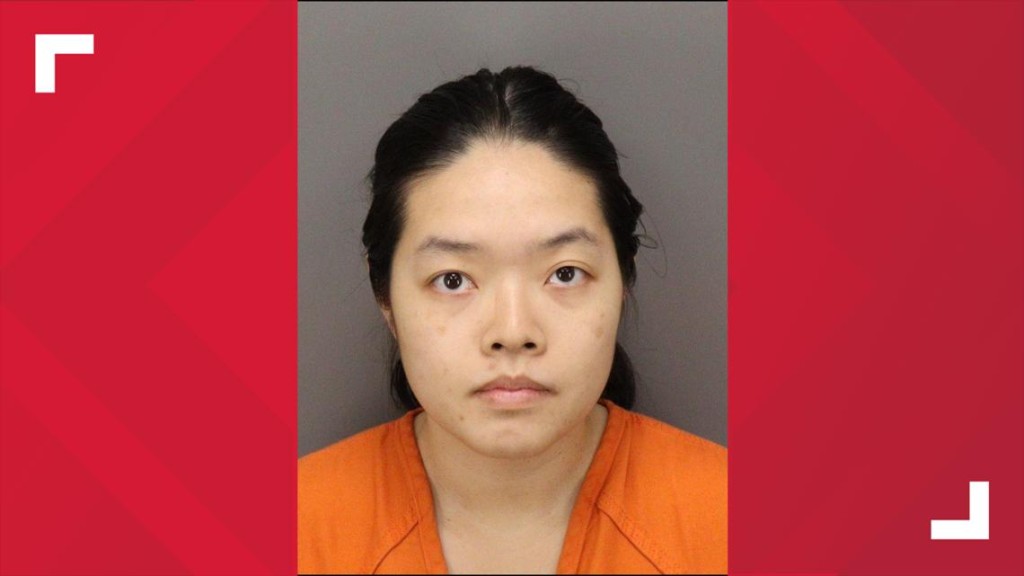 鄭艾倫的胞姊在美被捕。Pinellas County Sheriff's Office 鄭艾倫的胞姊在美被捕。Pinellas County Sheriff's Office