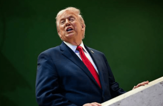 特朗普周二在白宮舉行記者會，回顧其外交與安全政策時，被問及和平委員會否取代聯合國，他回應稱「可能會」。法新社