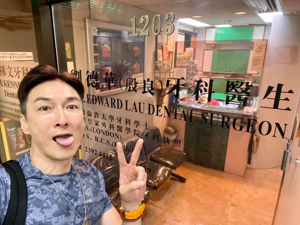 還在門前打卡。 還在門前打卡。