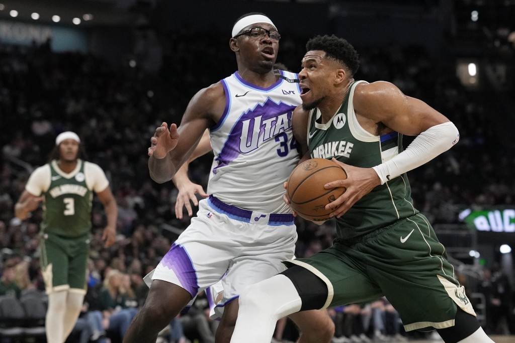 安迪杜古普率领公鹿主场以113:99轻取爵士。法新社