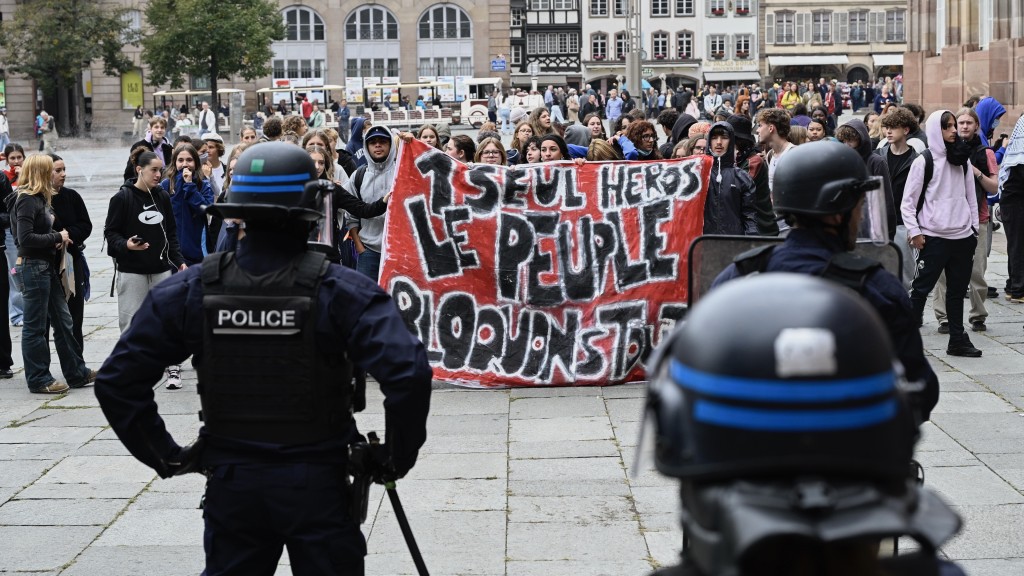 法國多地爆發「封鎖一切」示威。 美聯社