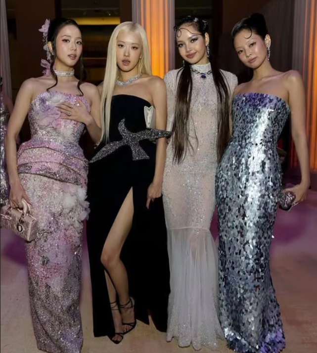 BLACKPINK 4位成員近年致力發展海外市場，韓國國內活動要全員出席極難，反而Met Gala這種國際性盛會就唔使約都齊人。