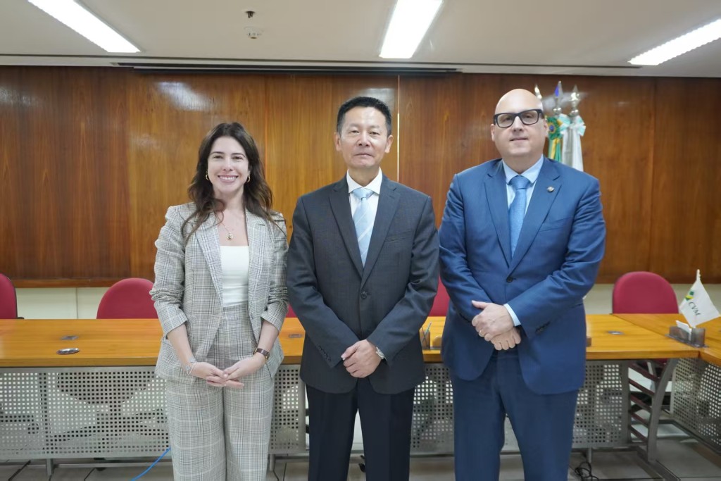 中国证监会主席吴清访问法国巴西。 中国证监会官网 中国证监会主席吴清访问法国巴西。 中国证监会官网