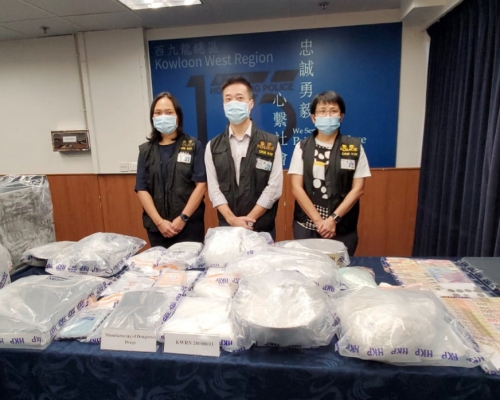 警方破獲以外國人為首的販毒集團,拘捕3名男子涉嫌製毒,檢獲逾3300萬元毒品。 林思明攝