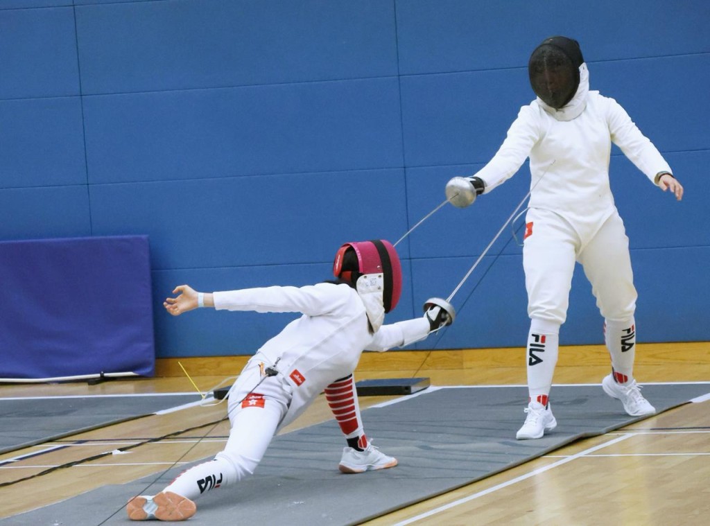 女重「青年組」：吳琬琳（右）勝吳海諦（左）。徐嘉華攝