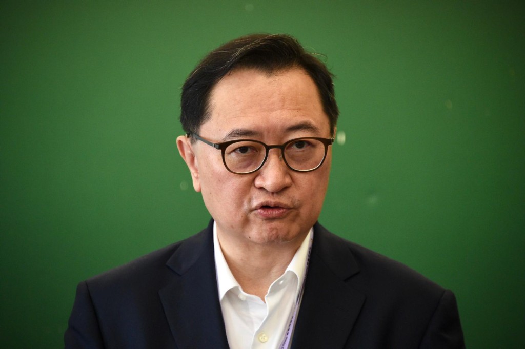 馮驊呼籲選民投票。