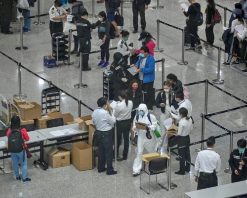 當局解釋設定高風險地區名單的標準，關乎該地區的輸入病例宗數。資料圖片
