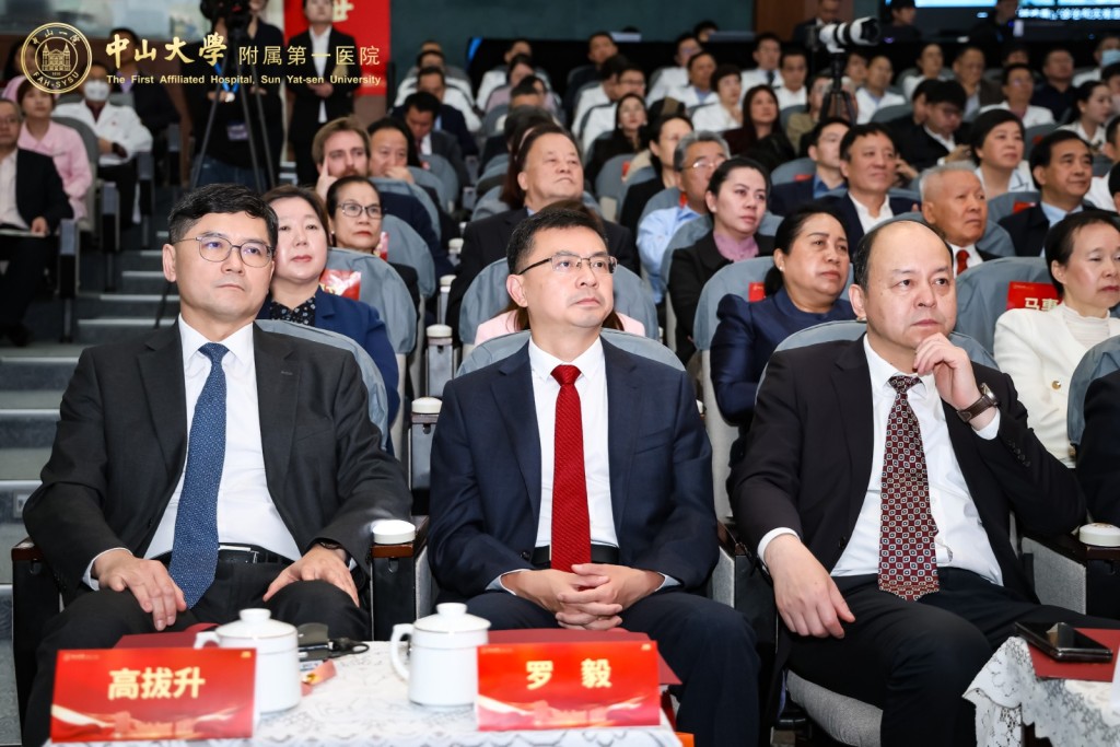 醫管局行政總裁高拔陞參與今天啟用儀式，以上為中山一院提供的官方照片。