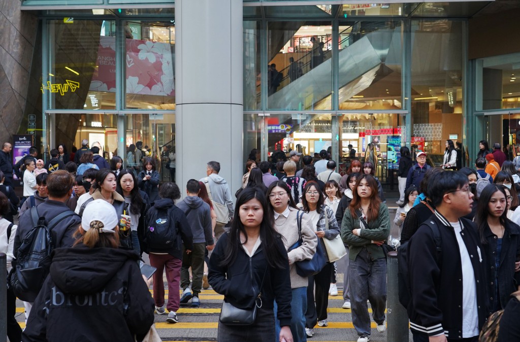 本港去年截至11月的全年零售銷貨值按年跌7.1%。