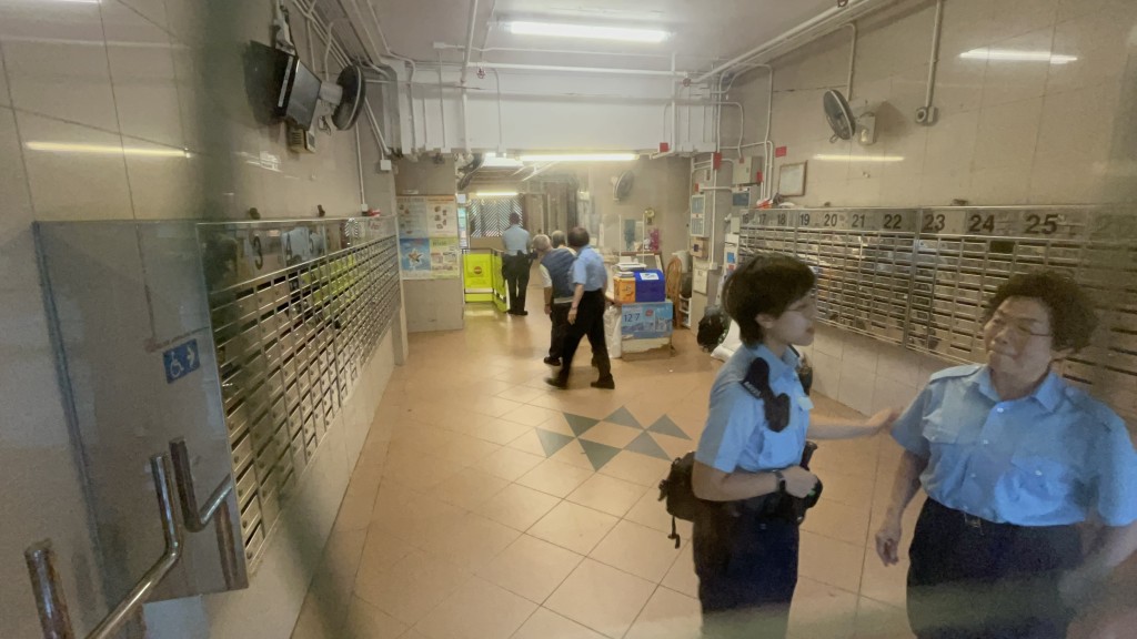 現場為屯門安定邨定福樓。 現場為屯門安定邨定福樓。