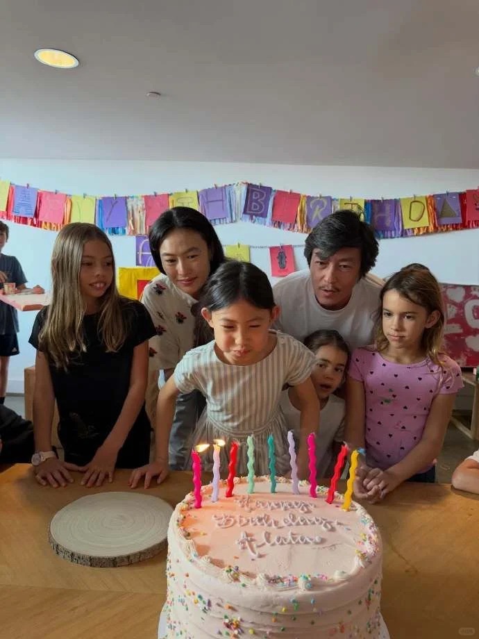 陳冠希為Alaia慶祝生日,在小紅書分享照片。 陳冠希為Alaia慶祝生日,在小紅書分享照片。