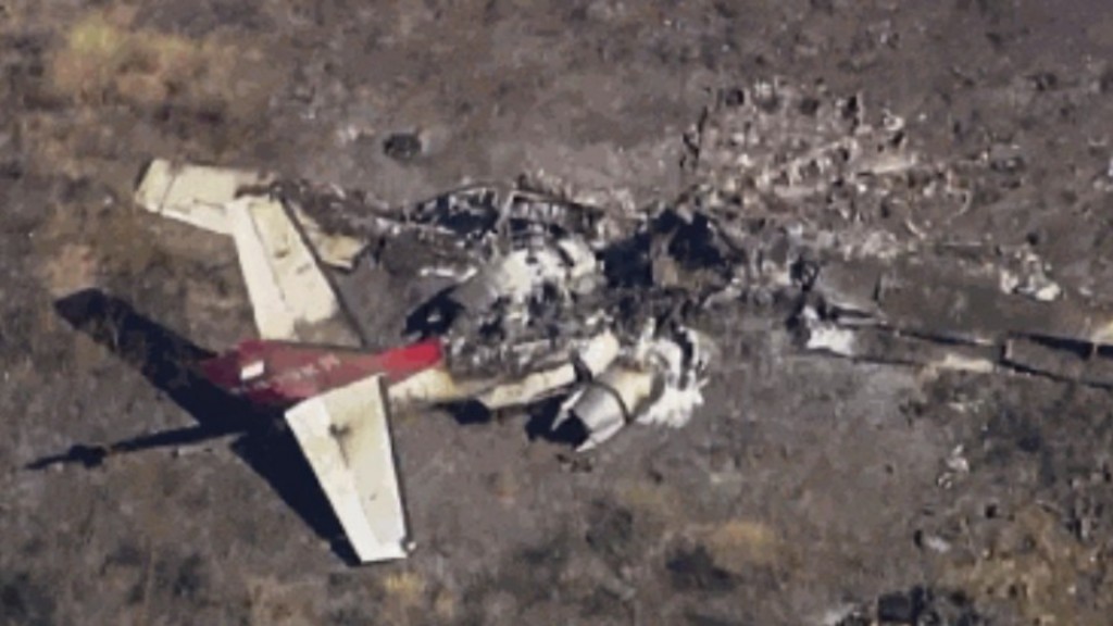 小型飛機在加州墜毀機上6人全部喪生。