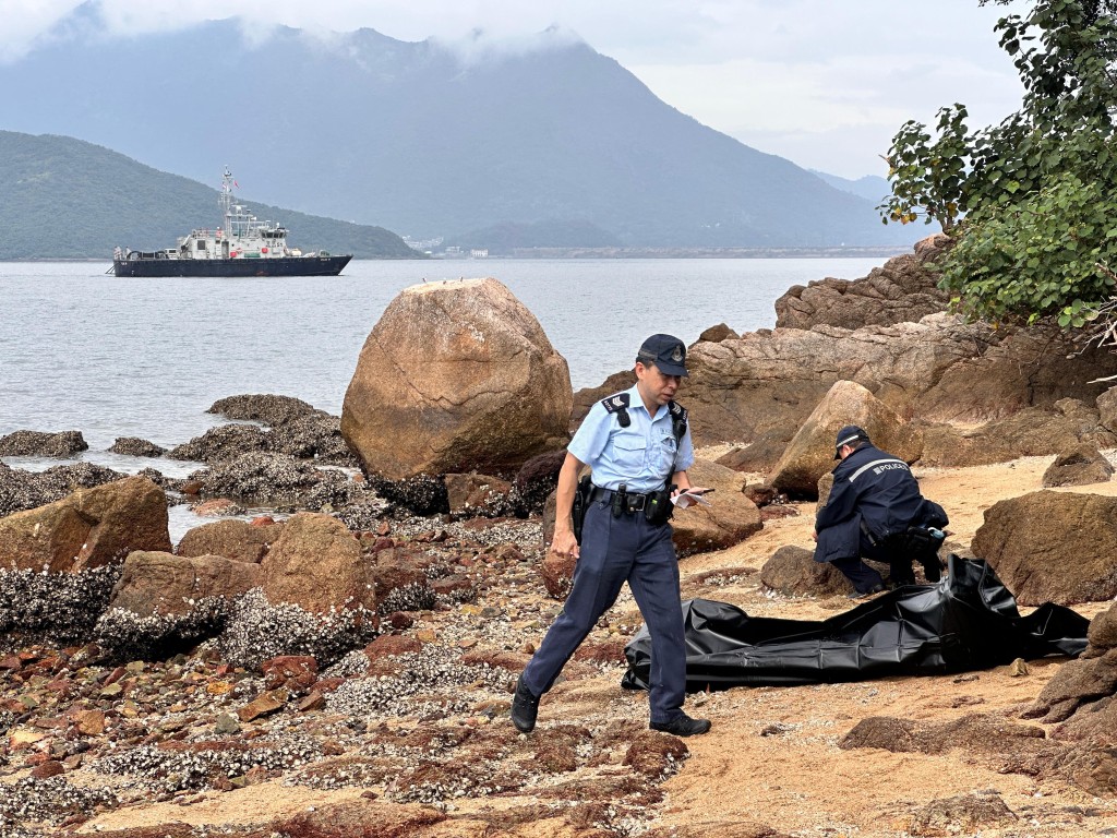 警员到场调查。梁国峰摄