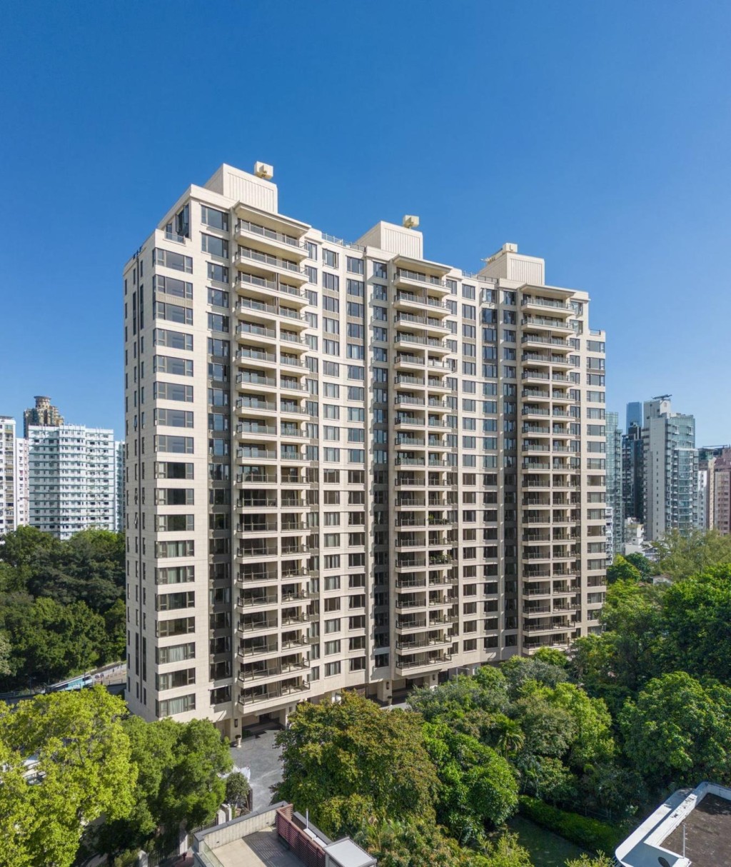 何文田加多利山的ST. GEORGE'S MANSIONS沽出2座2樓C室，面積764方呎，成交價2621萬元。