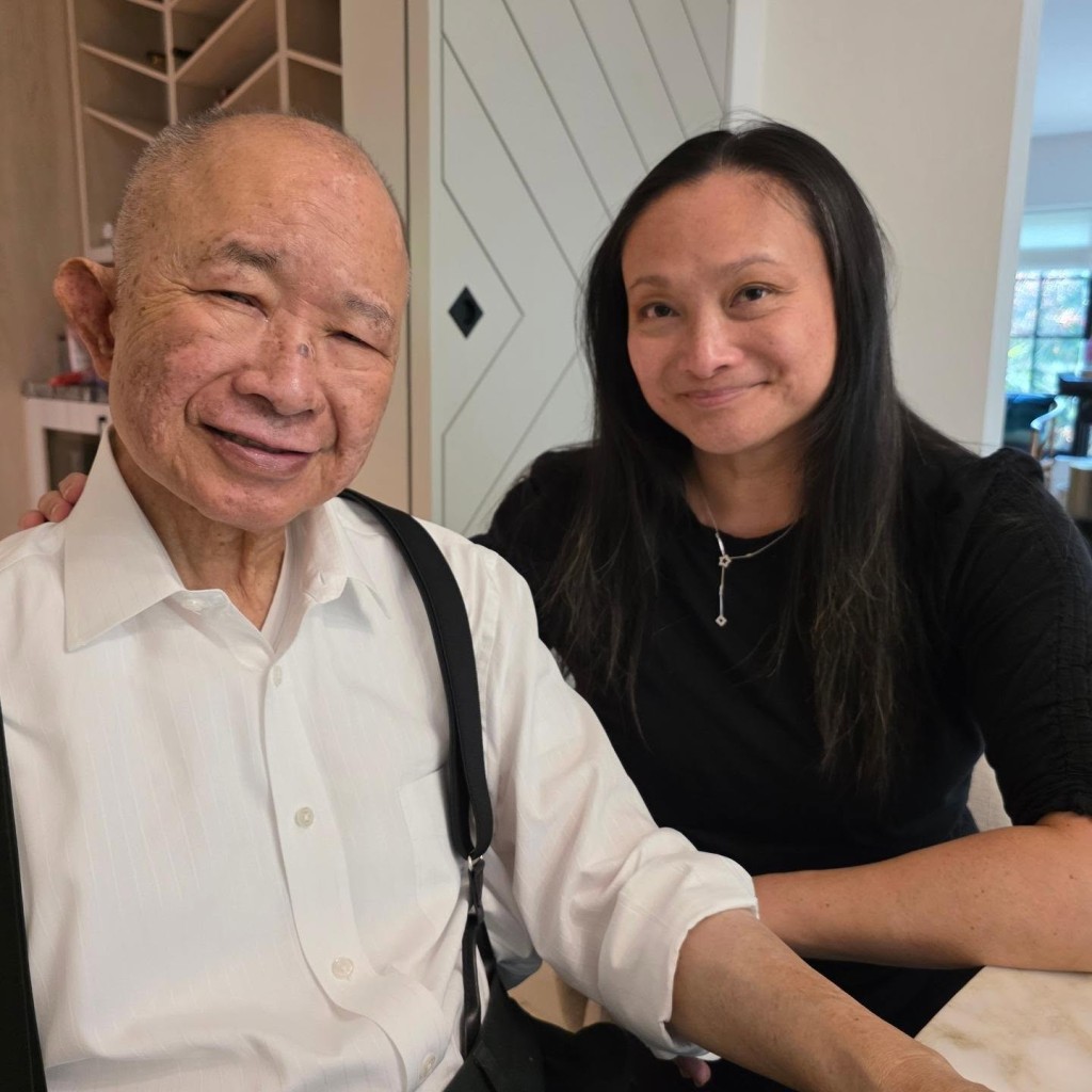 吳宇森大女吳尚方代父發帖,表示一家人慶祝父親吳宇森生日。 吳宇森大女吳尚方代父發帖,表示一家人慶祝父親吳宇森生日。