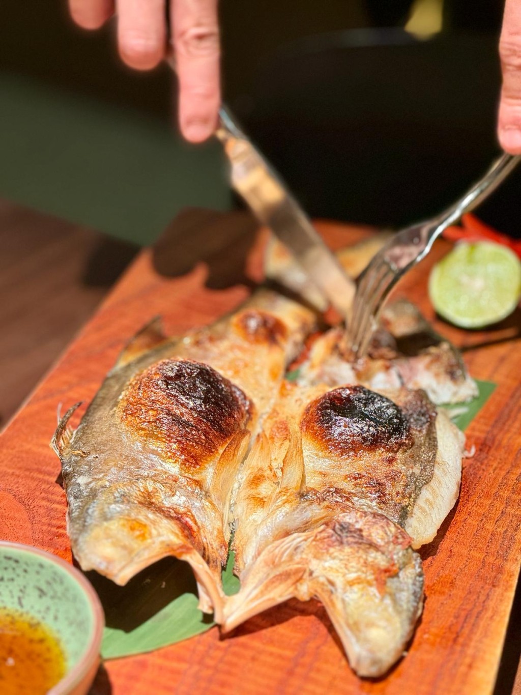 馬友一夜干（$198）選用台灣馬友，入口油潤肥美的魚香溢出，油脂及鹹香味重。