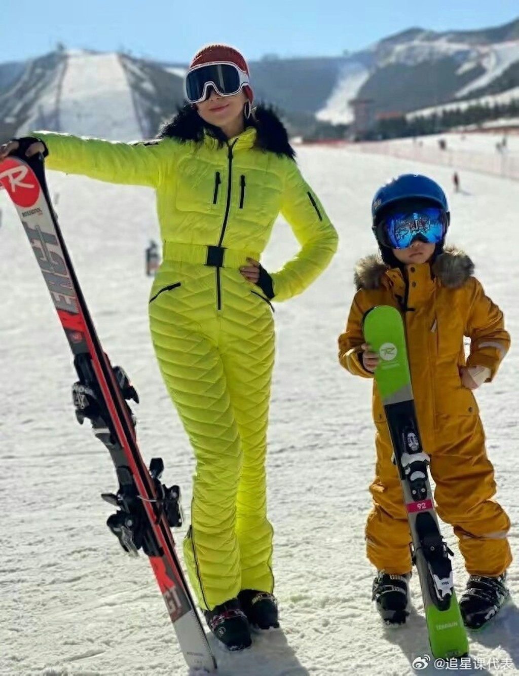 章子怡带同两女去滑雪。