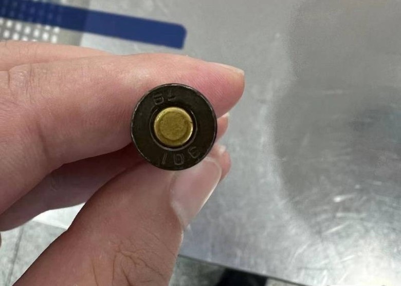 合肥女子携步枪子弹乘高铁 ，遭行政拘留。