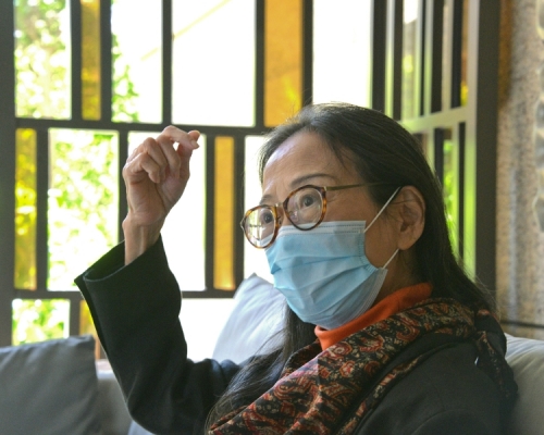 香港中西結合醫學會榮譽會長黃譚智媛建議起用中醫，成為下一波疫症爆發的前綫醫護。 伍明輝攝