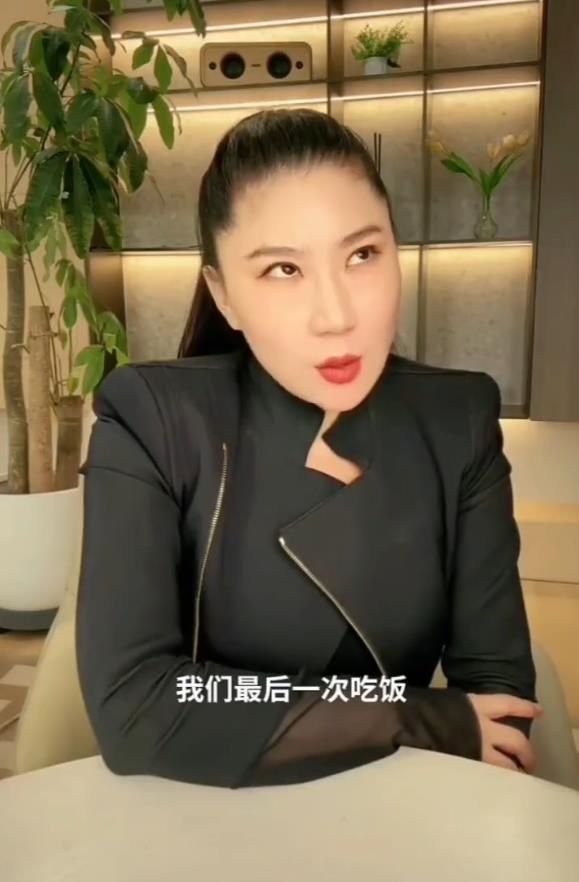 Coco於謝賢離世後,開直播憶跟四哥的最後晚餐。 Coco於謝賢離世後,開直播憶跟四哥的最後晚餐。