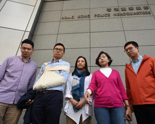 民建聯葛珮帆（中）、陳恆鑌（左二）、工聯會麥美娟（右二）落口供。