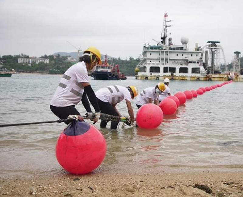 香港至海南首條國際通信海纜香港側成功登陸。網上圖片