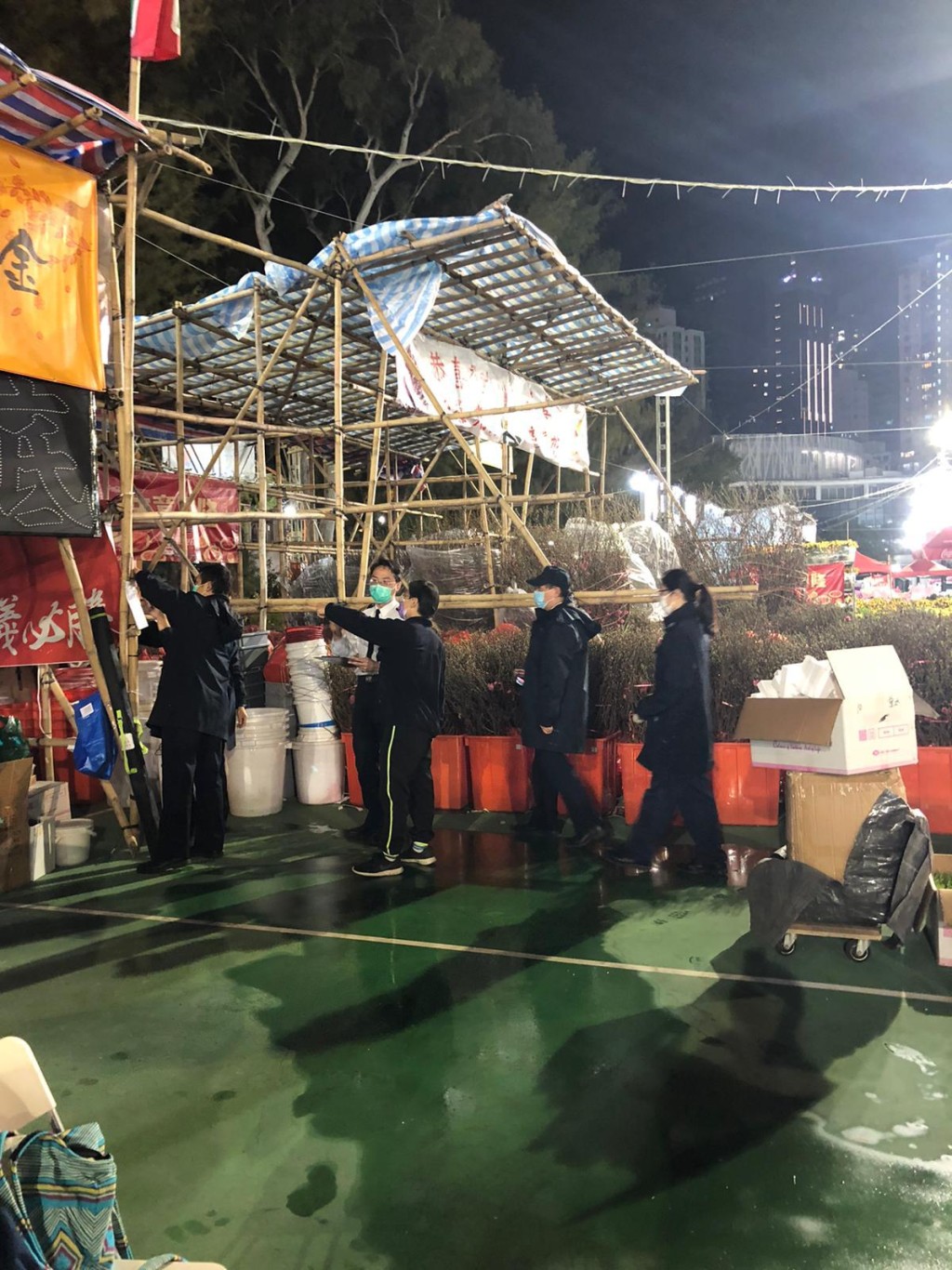 食環署人員到場。支聯會fb圖片