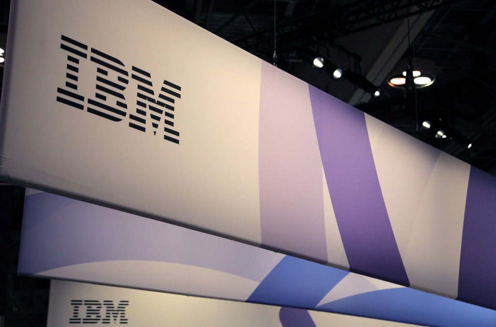 IBM 投資1500億美元。 IBM 投資1500億美元。