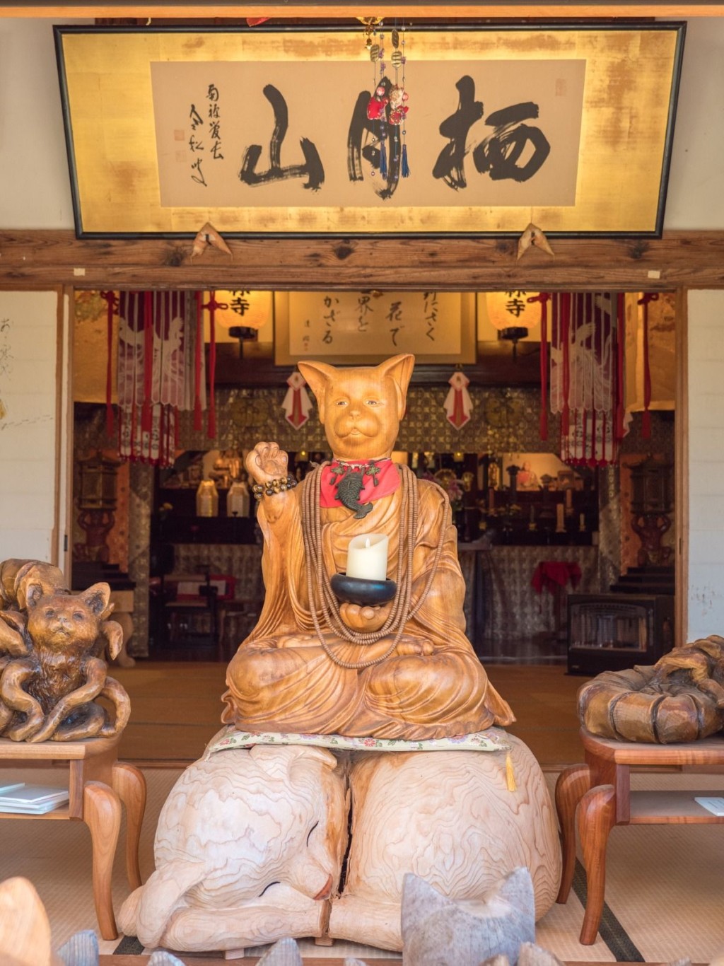 日本著名貓寺雲林寺供奉「貓觀音」紀念忠義之貓。