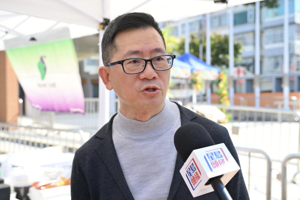 檔主郭先生亦稱,今次活動「不錯」,能夠帶動花墟氣氛。 檔主郭先生亦稱,今次活動「不錯」,能夠帶動花墟氣氛。