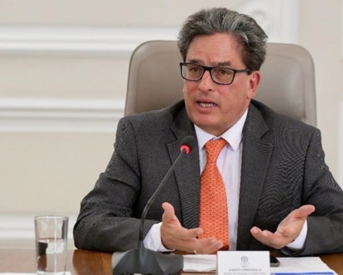 財政部長卡拉斯基拉（Alberto Carrasquilla）周一提出辭職。網圖
