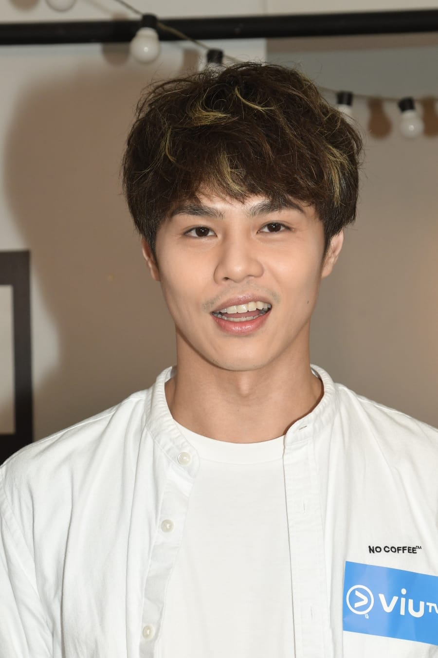 黃奕晨自稱是外貌協會。