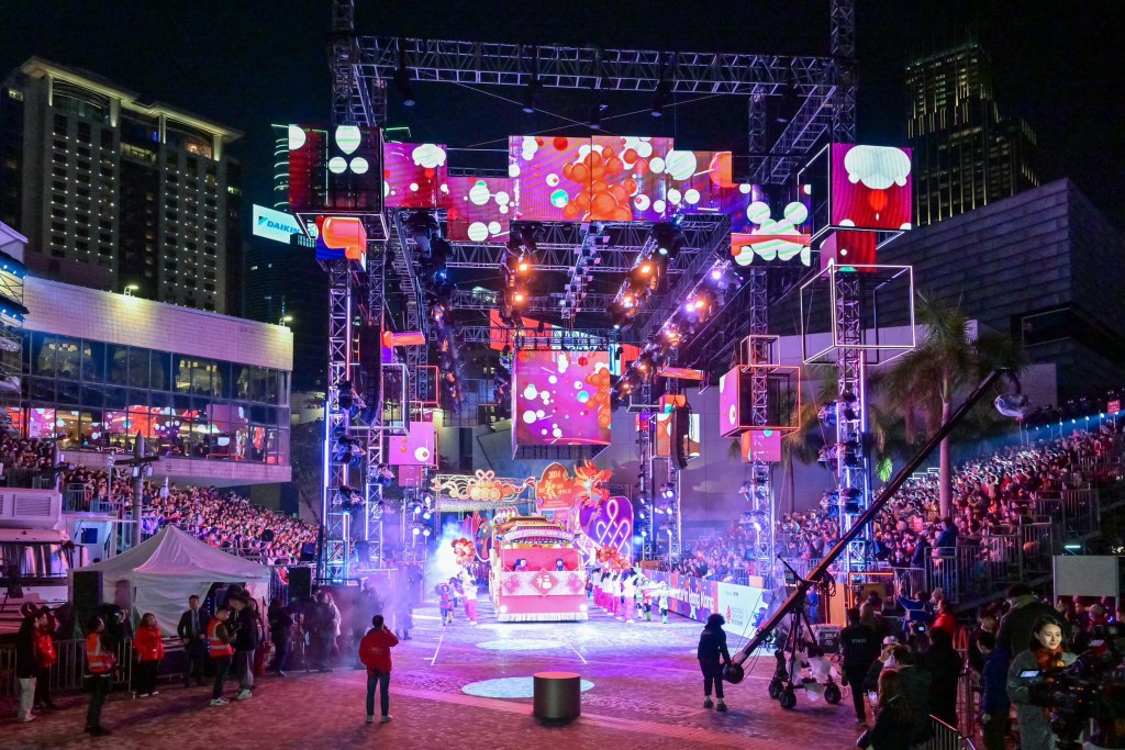 新春花車匯演大年初一晚在尖沙咀舉行。陳國基facebook圖片