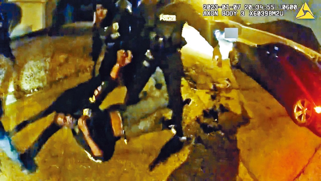 黑人男子尼科爾斯遭五警毒打。